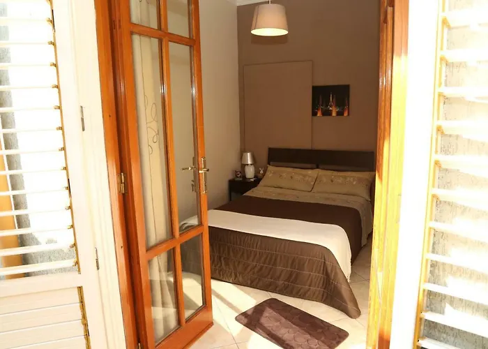 Villa CaraccioloAlbergo